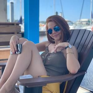 Meet your Posher, Daniela